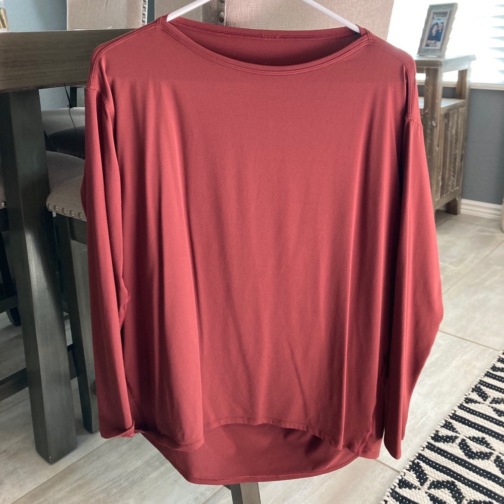 Lululemon Back in Action long sleeve